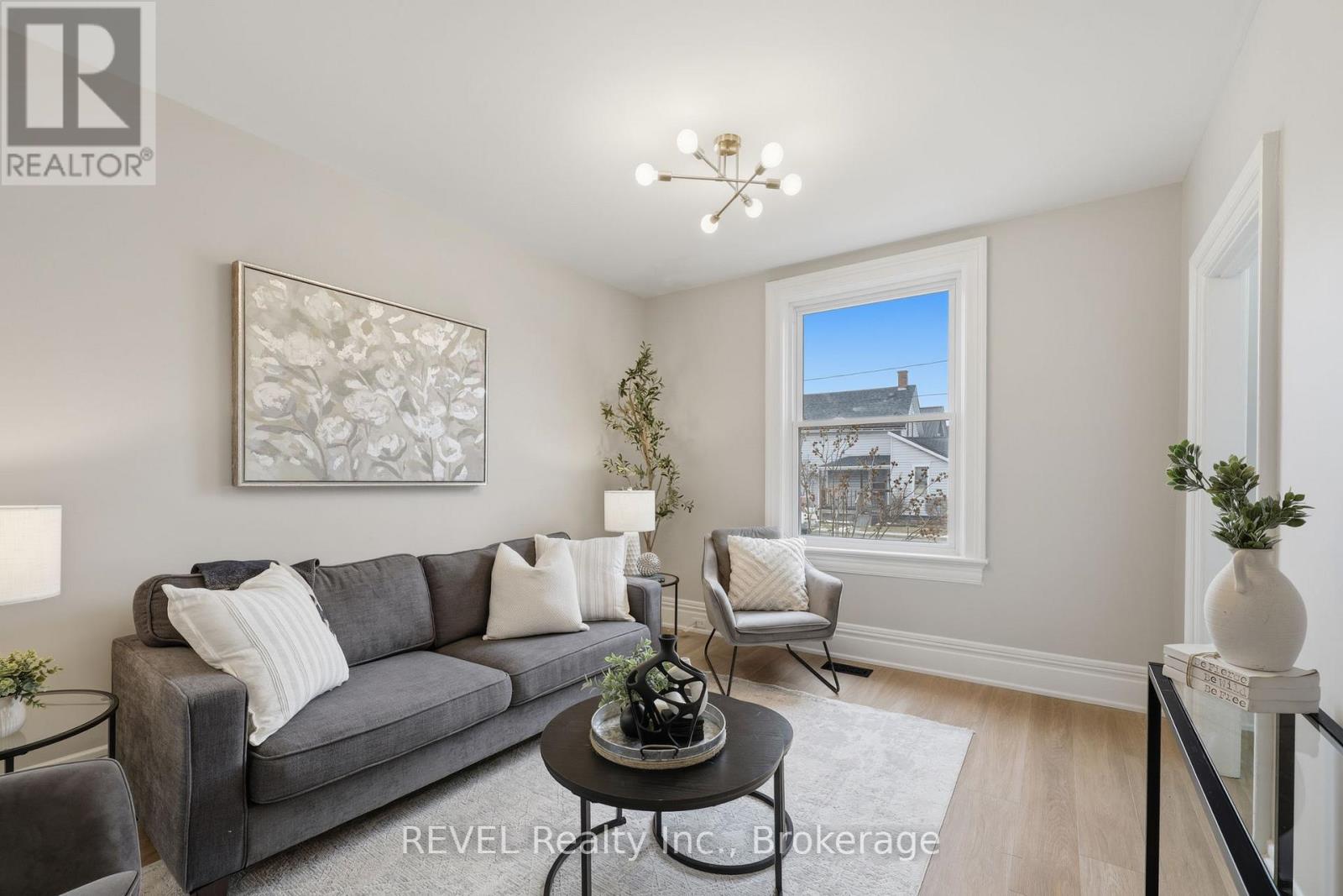 225 Ross Street, St. Thomas, Ontario  N5R 3Y5 - Photo 5 - X12856336