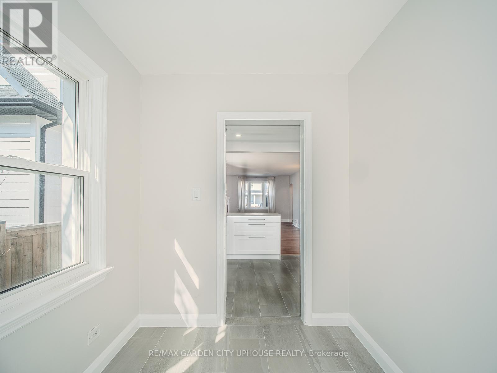 167 Dalhousie Avenue, St. Catharines (Port Dalhousie), Ontario  L2N 4X6 - Photo 6 - X12856380