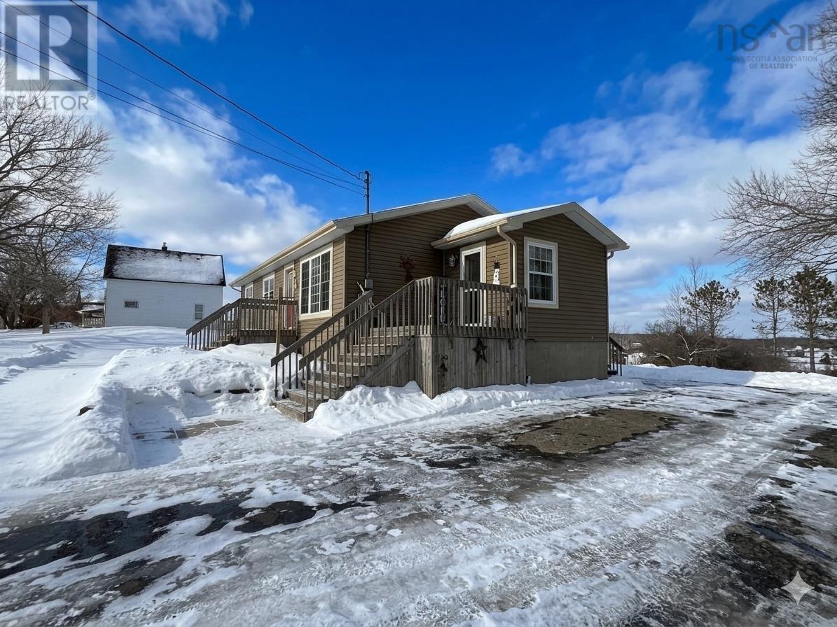 93 Herrett Road, Springhill, Nova Scotia  B0M 1X0 - Photo 2 - 202604056