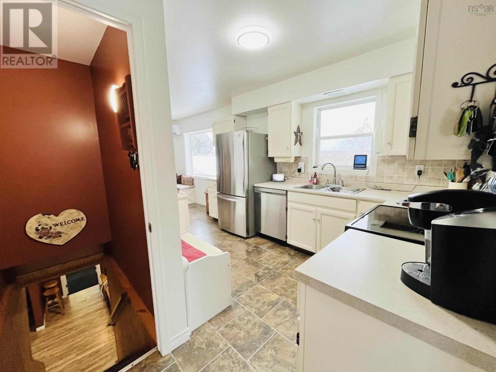 93 Herrett Road, Springhill, Nova Scotia  B0M 1X0 - Photo 6 - 202604056