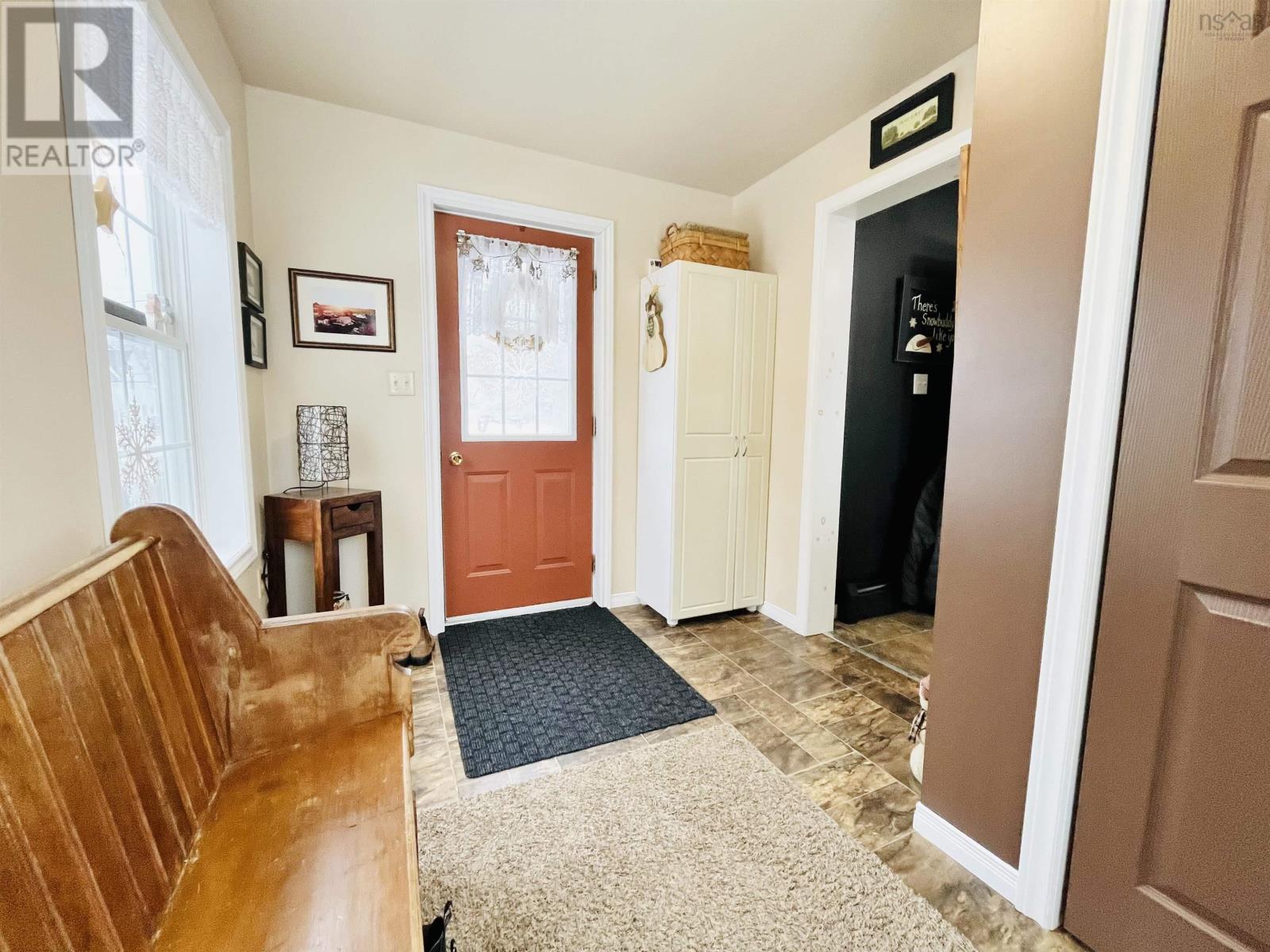 93 Herrett Road, Springhill, Nova Scotia  B0M 1X0 - Photo 5 - 202604056