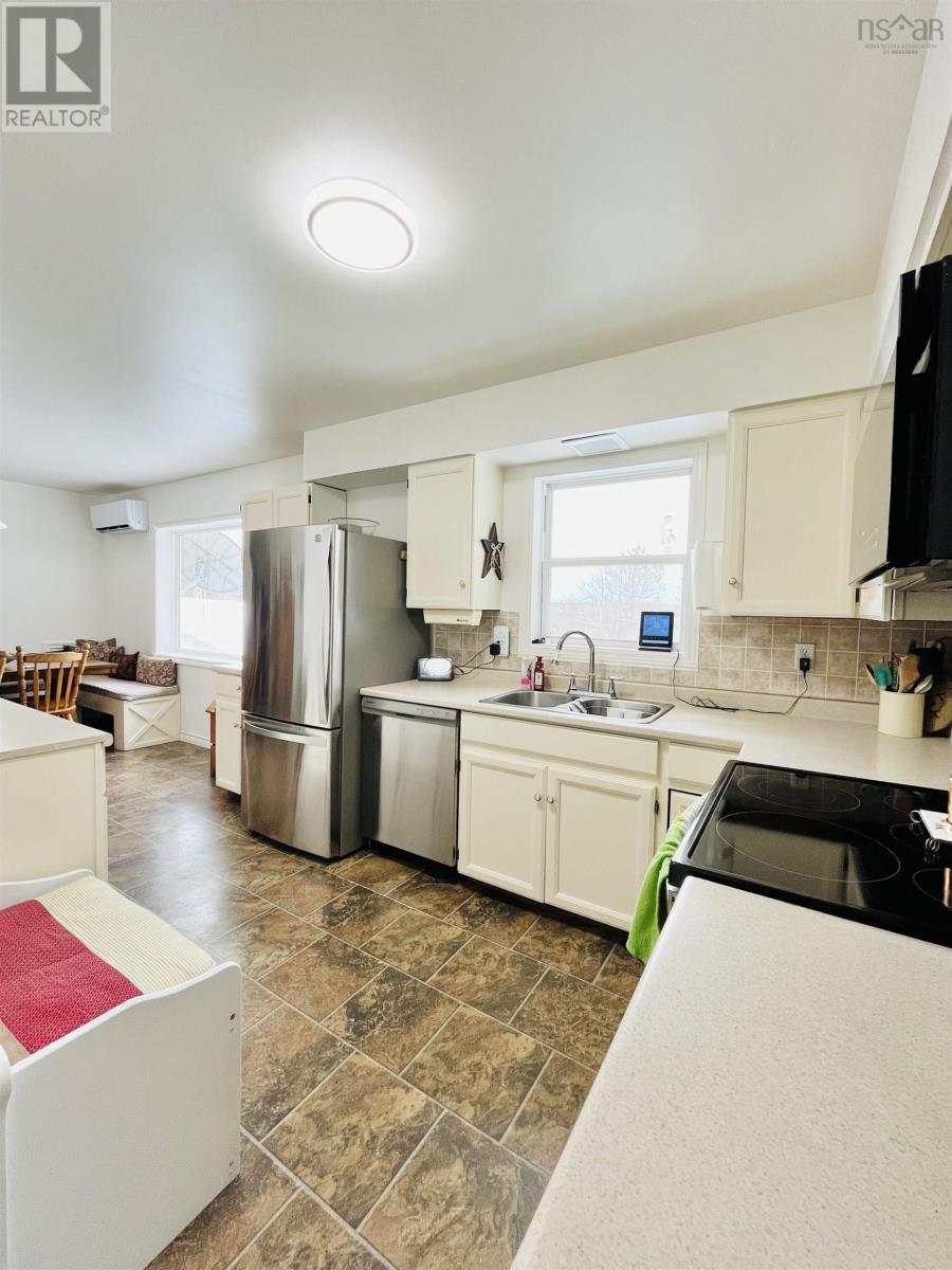 93 Herrett Road, Springhill, Nova Scotia  B0M 1X0 - Photo 8 - 202604056