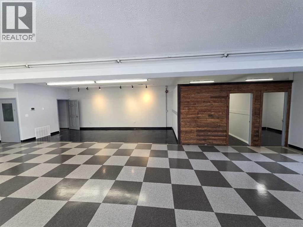 9815 94 Avenue, Peace River, Alberta  T8S 1S4 - Photo 3 - A2288708