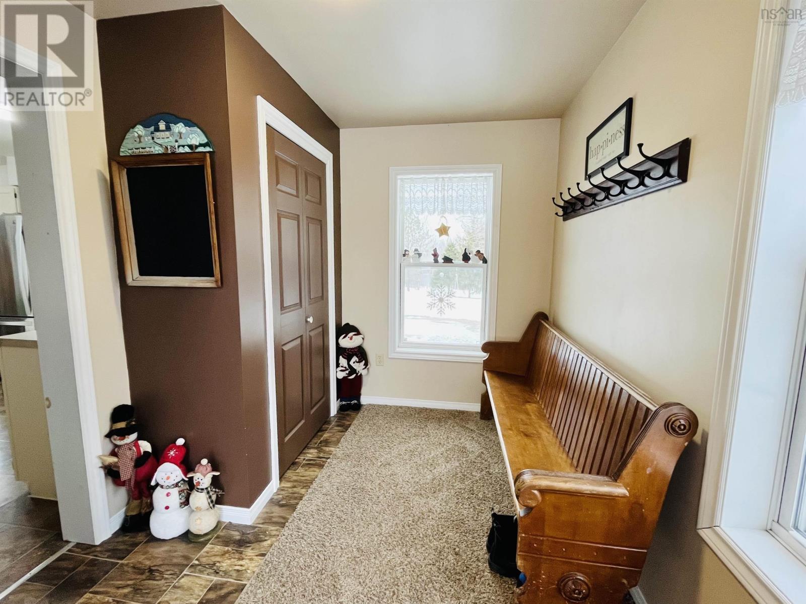 93 Herrett Road, Springhill, Nova Scotia  B0M 1X0 - Photo 4 - 202604056