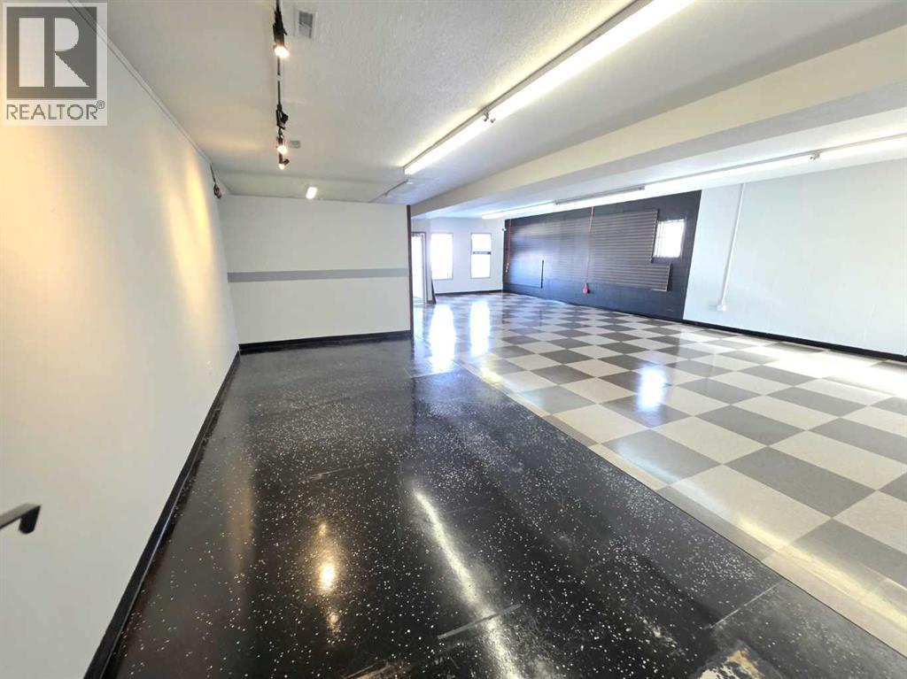 9815 94 Avenue, Peace River, Alberta  T8S 1S4 - Photo 7 - A2288714