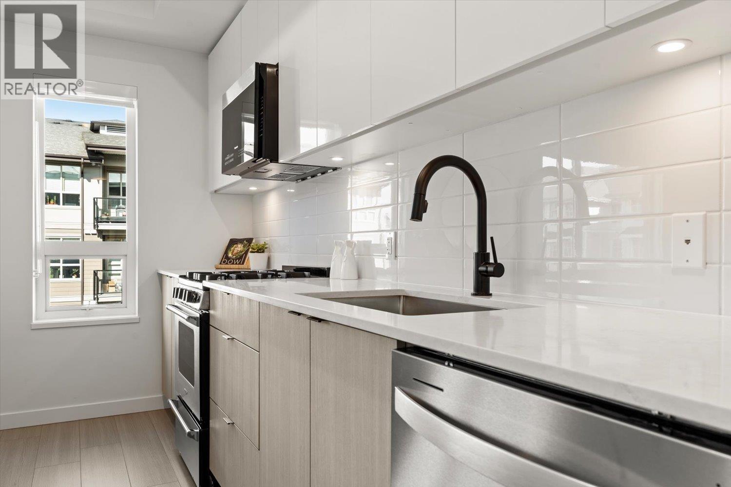 204 2277 Hawthorne Avenue, Port Coquitlam, British Columbia  N0N 0N0 - Photo 6 - R3068411