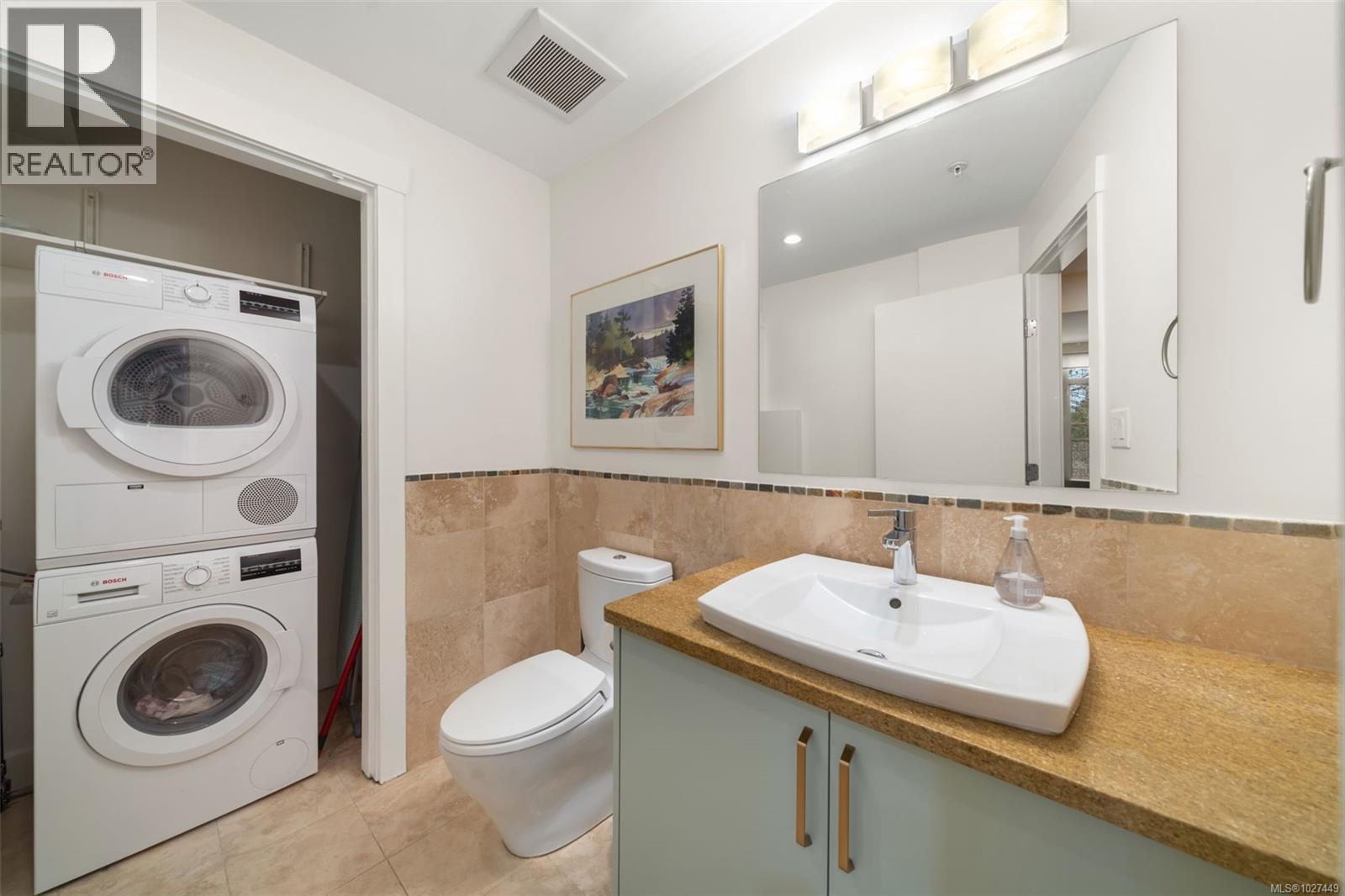 304 1035 Sutlej St, Victoria, British Columbia  V8V 2V9 - Photo 15 - 1027449