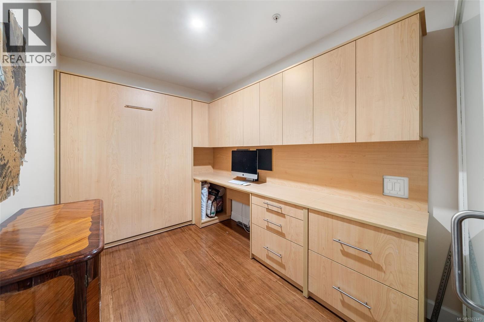 304 1035 Sutlej St, Victoria, British Columbia  V8V 2V9 - Photo 35 - 1027449