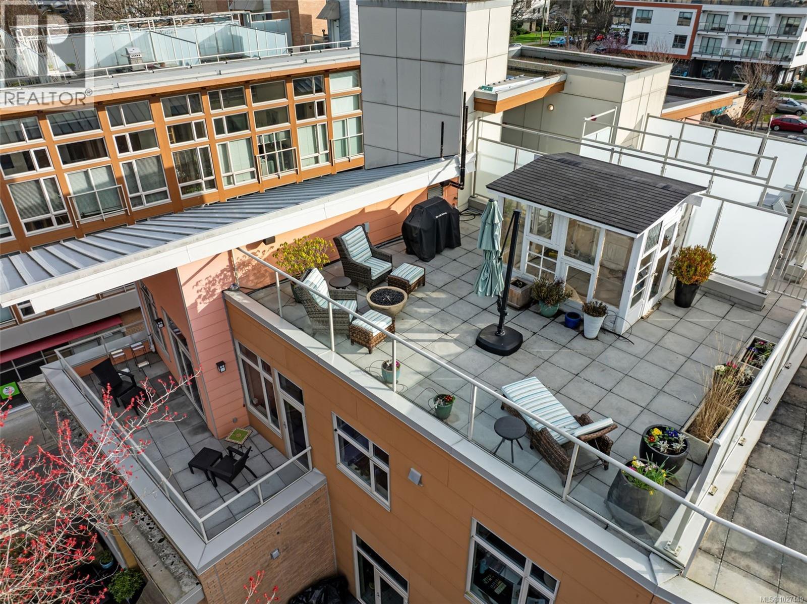 304 1035 Sutlej St, Victoria, British Columbia  V8V 2V9 - Photo 1 - 1027449