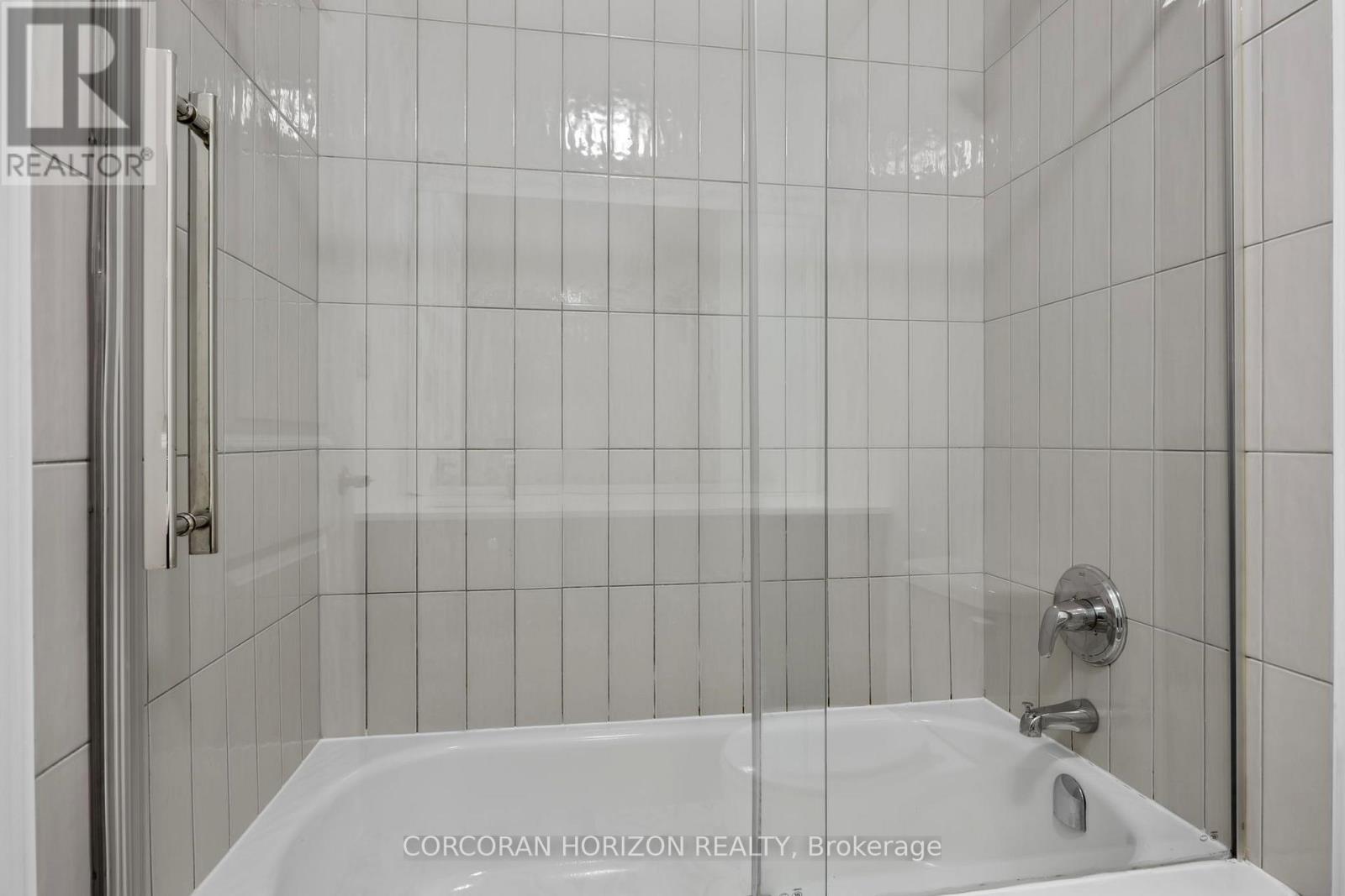 6 - 12 Marquette Avenue, Toronto, Ontario  M6A 0E1 - Photo 18 - C12856198