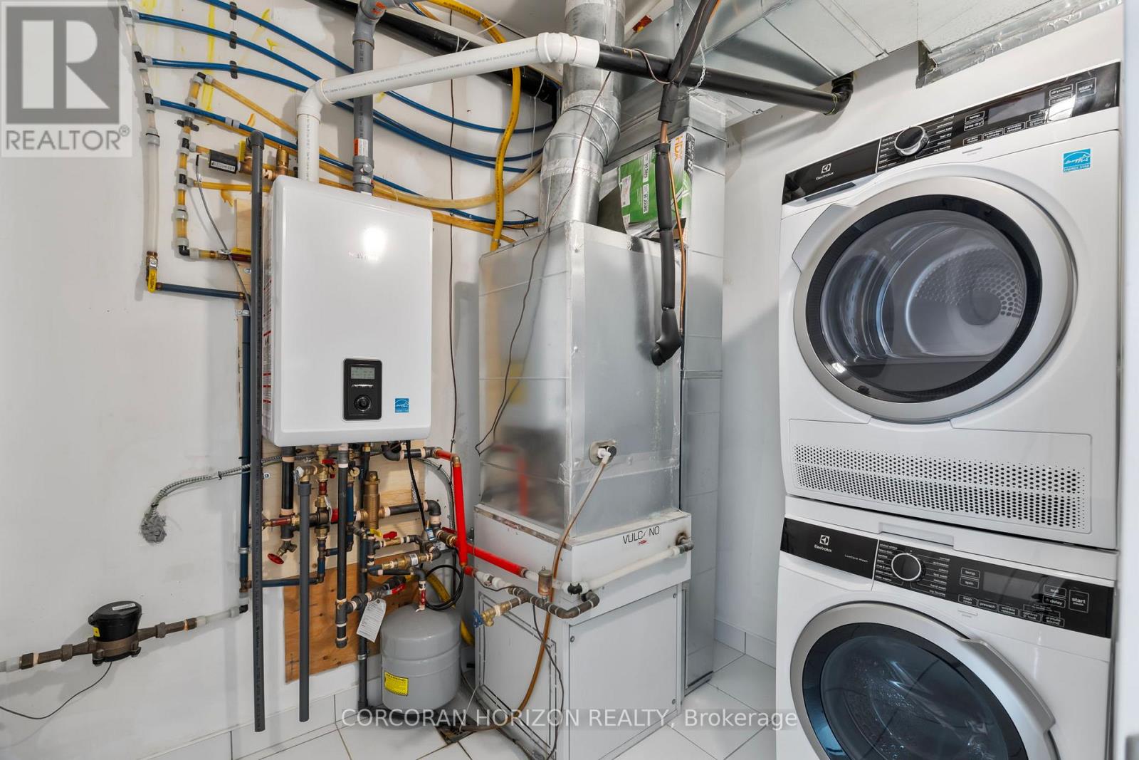 6 - 12 Marquette Avenue, Toronto, Ontario  M6A 0E1 - Photo 20 - C12856198