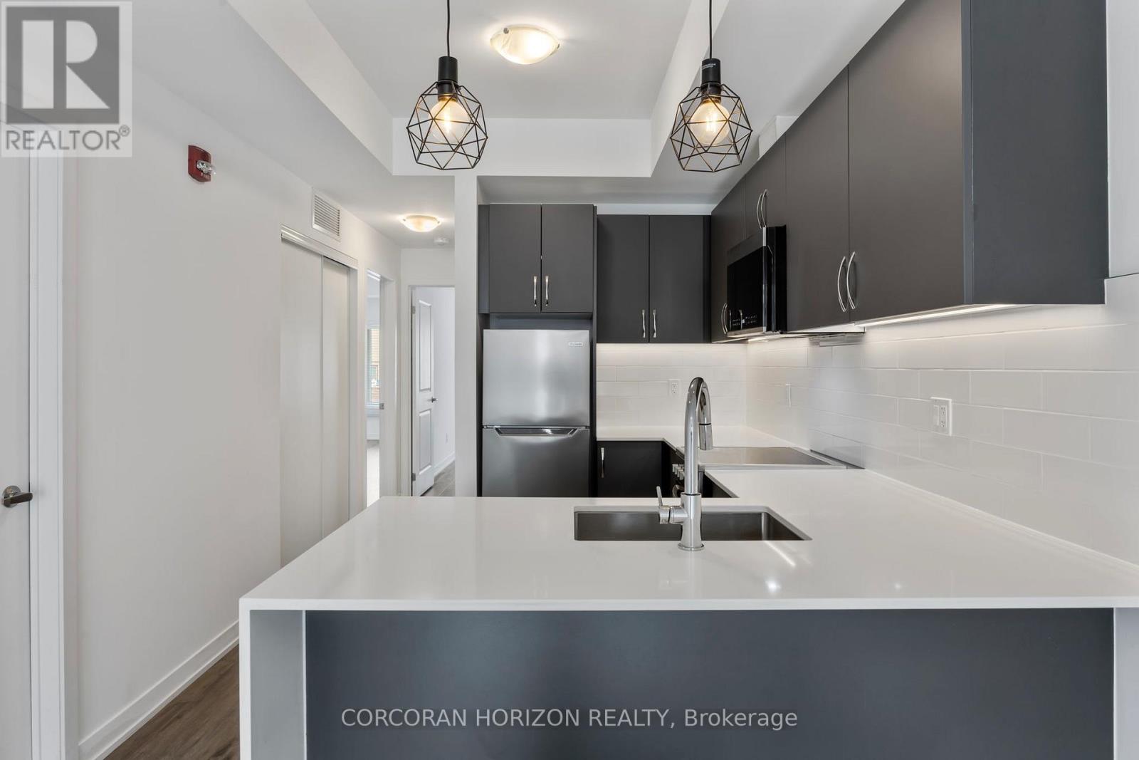 6 - 12 Marquette Avenue, Toronto, Ontario  M6A 0E1 - Photo 5 - C12856198