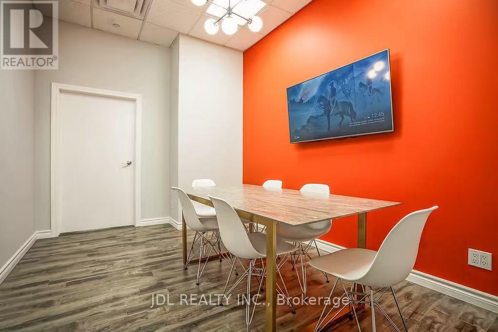 R1a - 925 Bay Street, Toronto, Ontario  M5S 3L4 - Photo 3 - C12856270