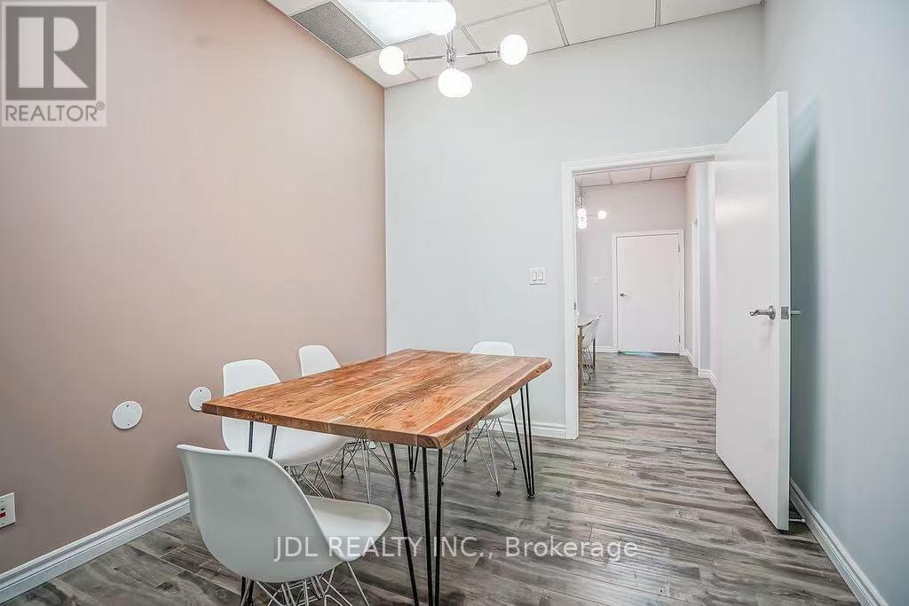 R1a - 925 Bay Street, Toronto, Ontario  M5S 3L4 - Photo 5 - C12856270