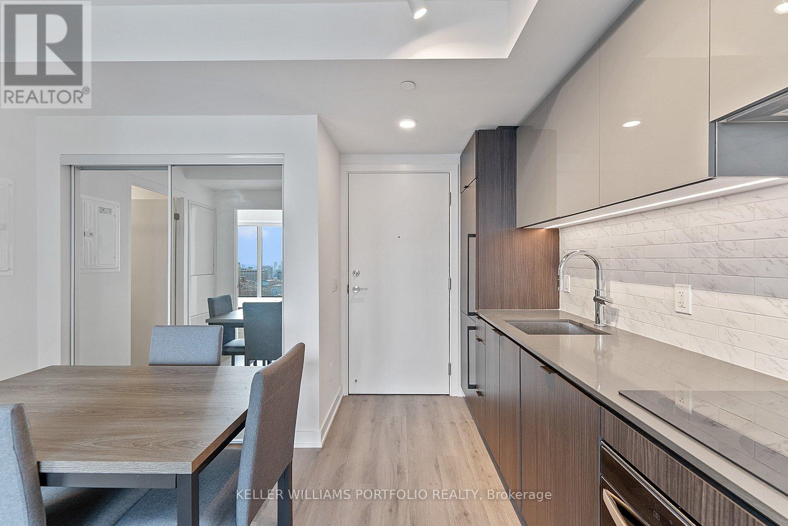 3816 - 252 Church Street, Toronto, Ontario  M5B 0E6 - Photo 3 - C12856394