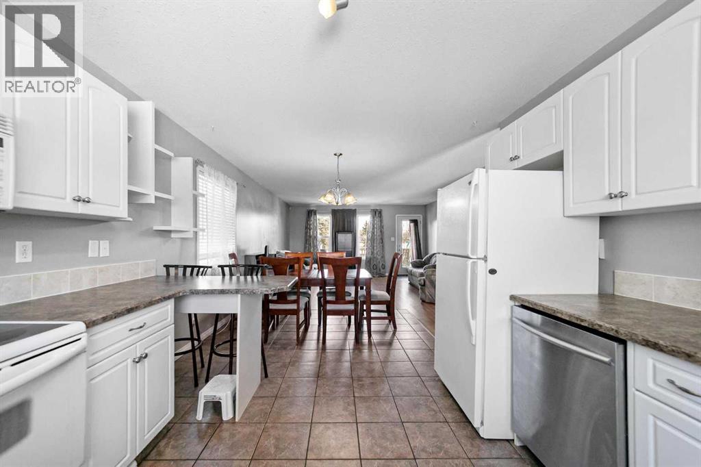 6801 40 Avenueclose, Camrose, Alberta  T4V 5A7 - Photo 7 - A2290289