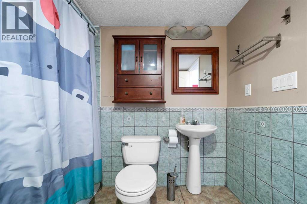 6801 40 Avenueclose, Camrose, Alberta  T4V 5A7 - Photo 14 - A2290289