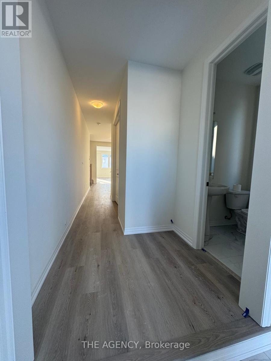 2411 Laurelview Street, Oshawa, Ontario  L1L 0X4 - Photo 3 - E12856160