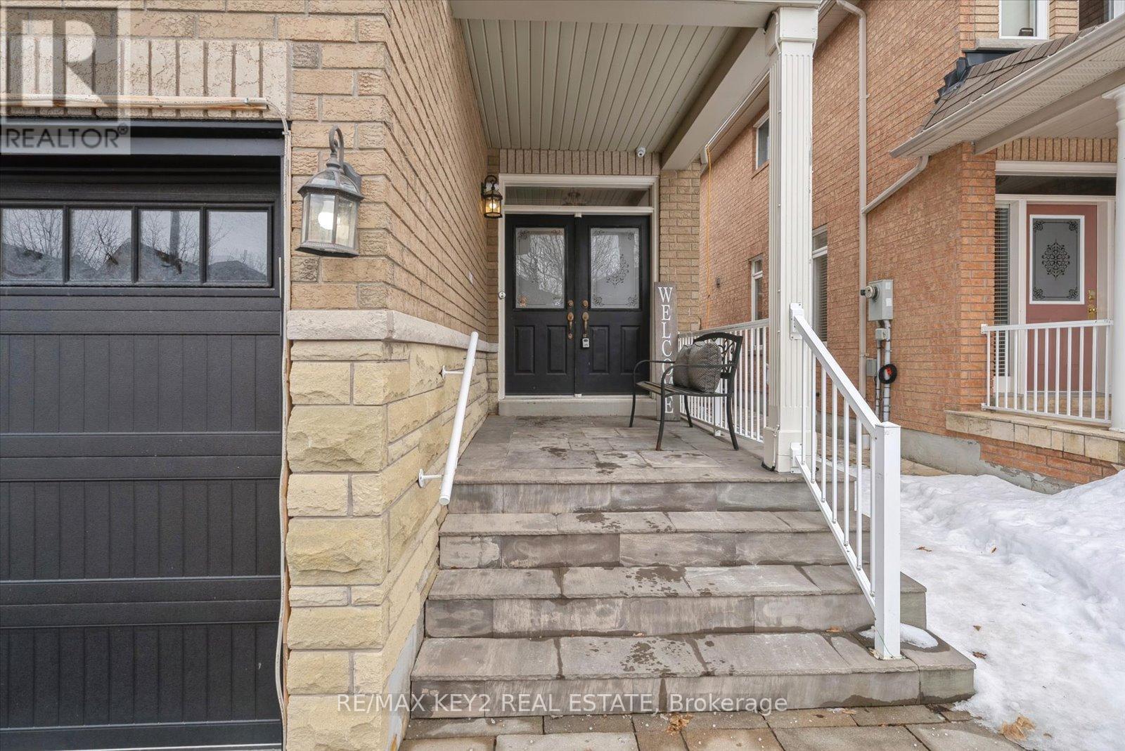 421 Pineview Lane, Pickering, Ontario  L1V 6X4 - Photo 3 - E12856240