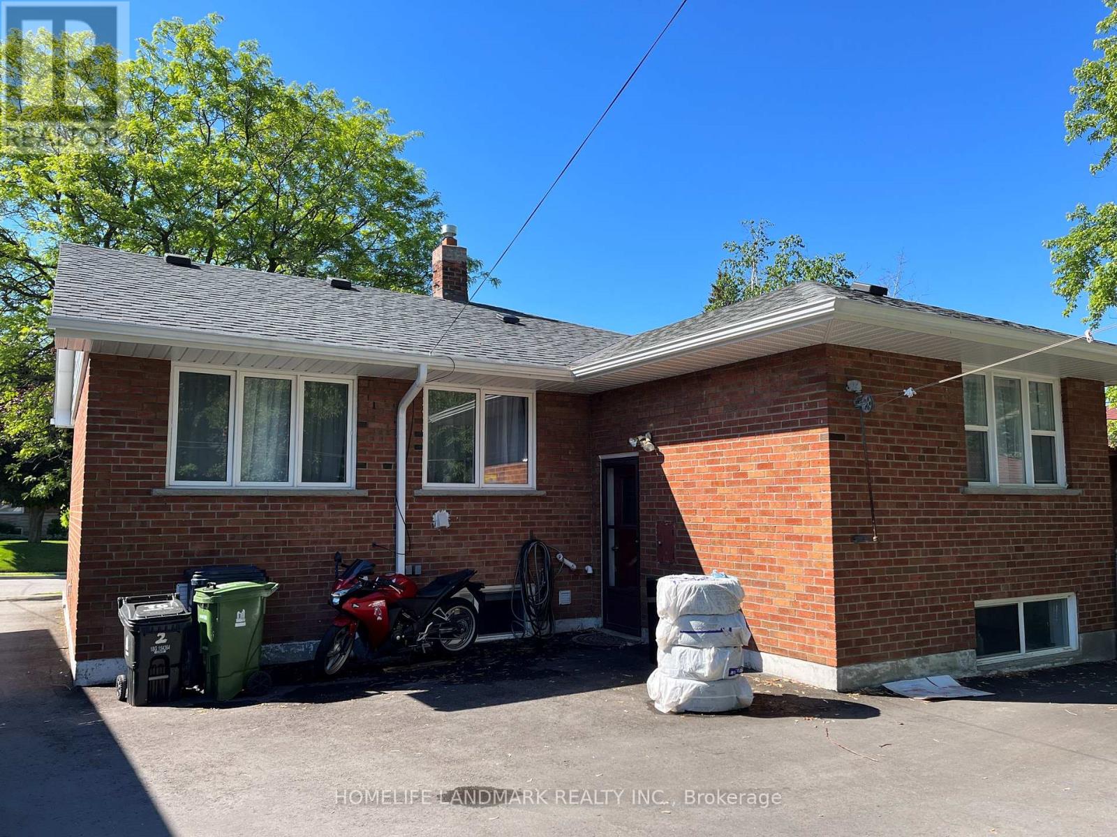 Bsmt - 70 Beacham Crescent, Toronto, Ontario  M1T 1N1 - Photo 3 - E12856352