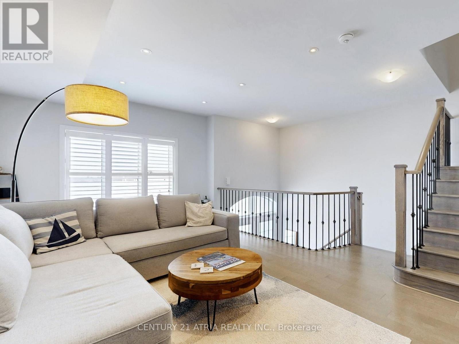 46 Campobello Street, Vaughan, Ontario  L6A 5B3 - Photo 2 - N12856158