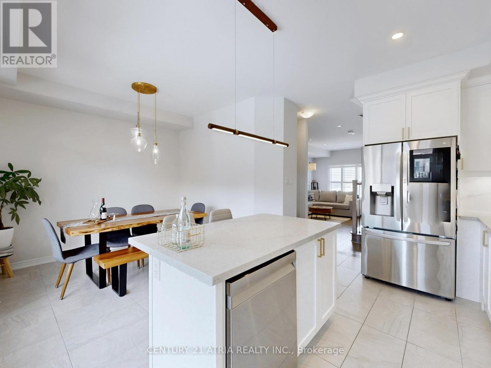 46 Campobello Street, Vaughan, Ontario  L6A 5B3 - Photo 7 - N12856158