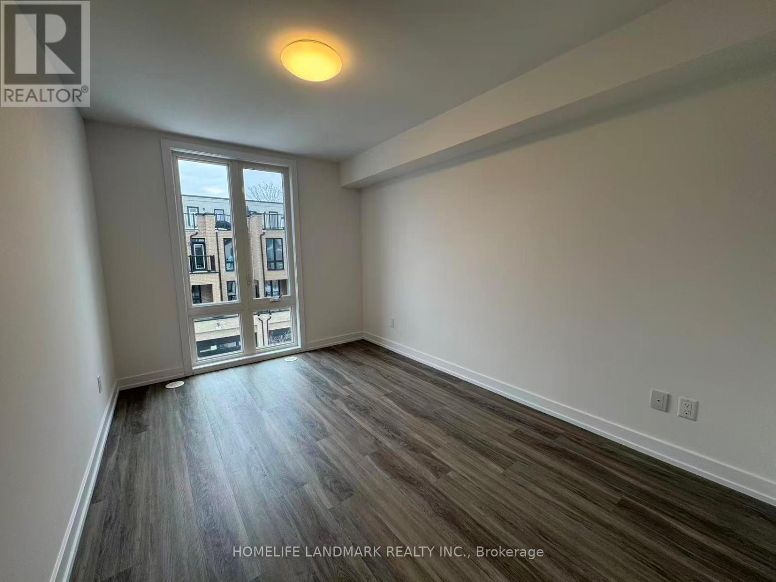 15 Kerns Lane, Richmond Hill, Ontario  L4E 1M1 - Photo 4 - N12856176