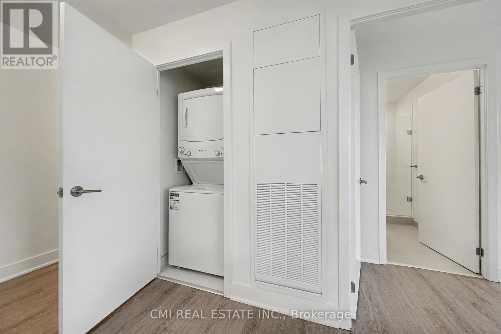 311 - 185 Deerfield Road N, Newmarket, Ontario  L3Y 0G7 - Photo 7 - N12856214