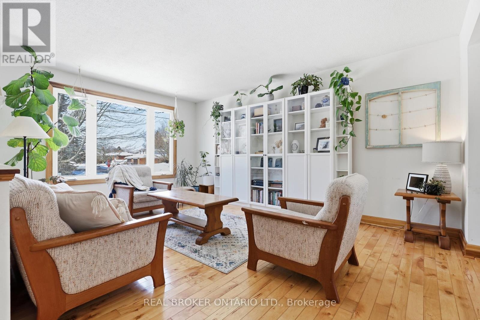 9 Pine Park Boulevard, Adjala-Tosorontio, Ontario  L0M 1J0 - Photo 12 - N12856232