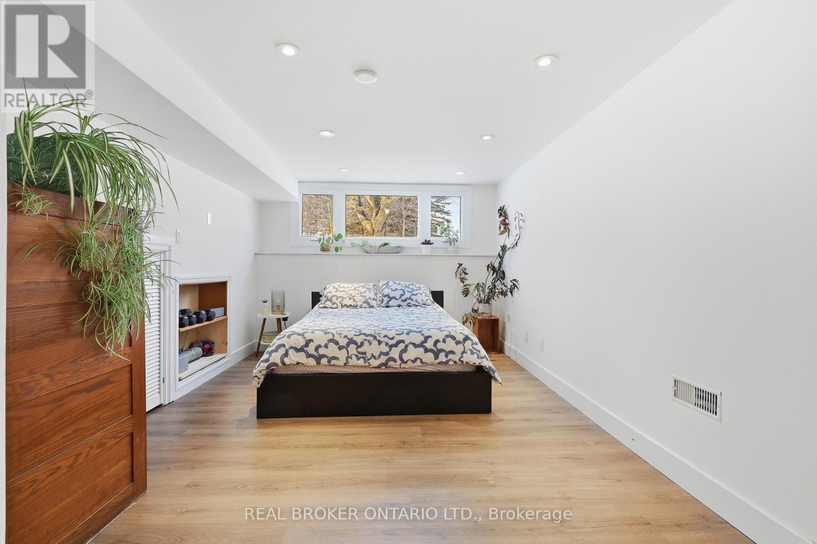 9 Pine Park Boulevard, Adjala-Tosorontio, Ontario  L0M 1J0 - Photo 31 - N12856232