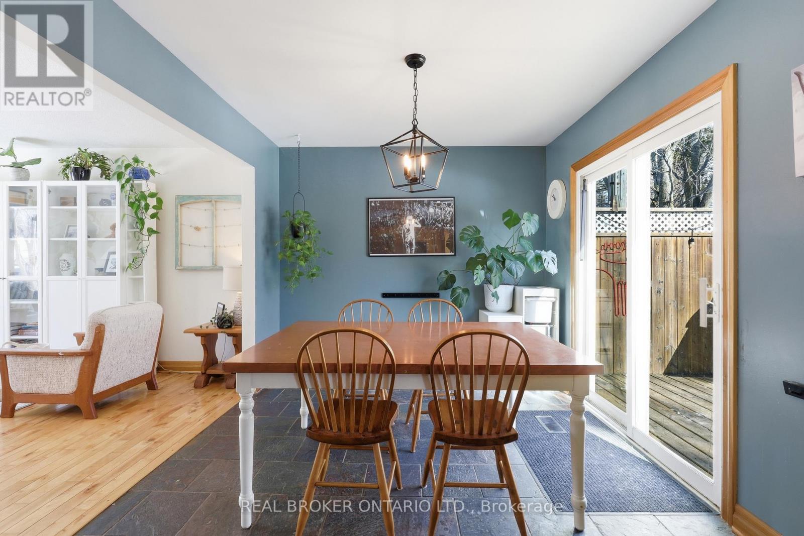 9 Pine Park Boulevard, Adjala-Tosorontio, Ontario  L0M 1J0 - Photo 7 - N12856232