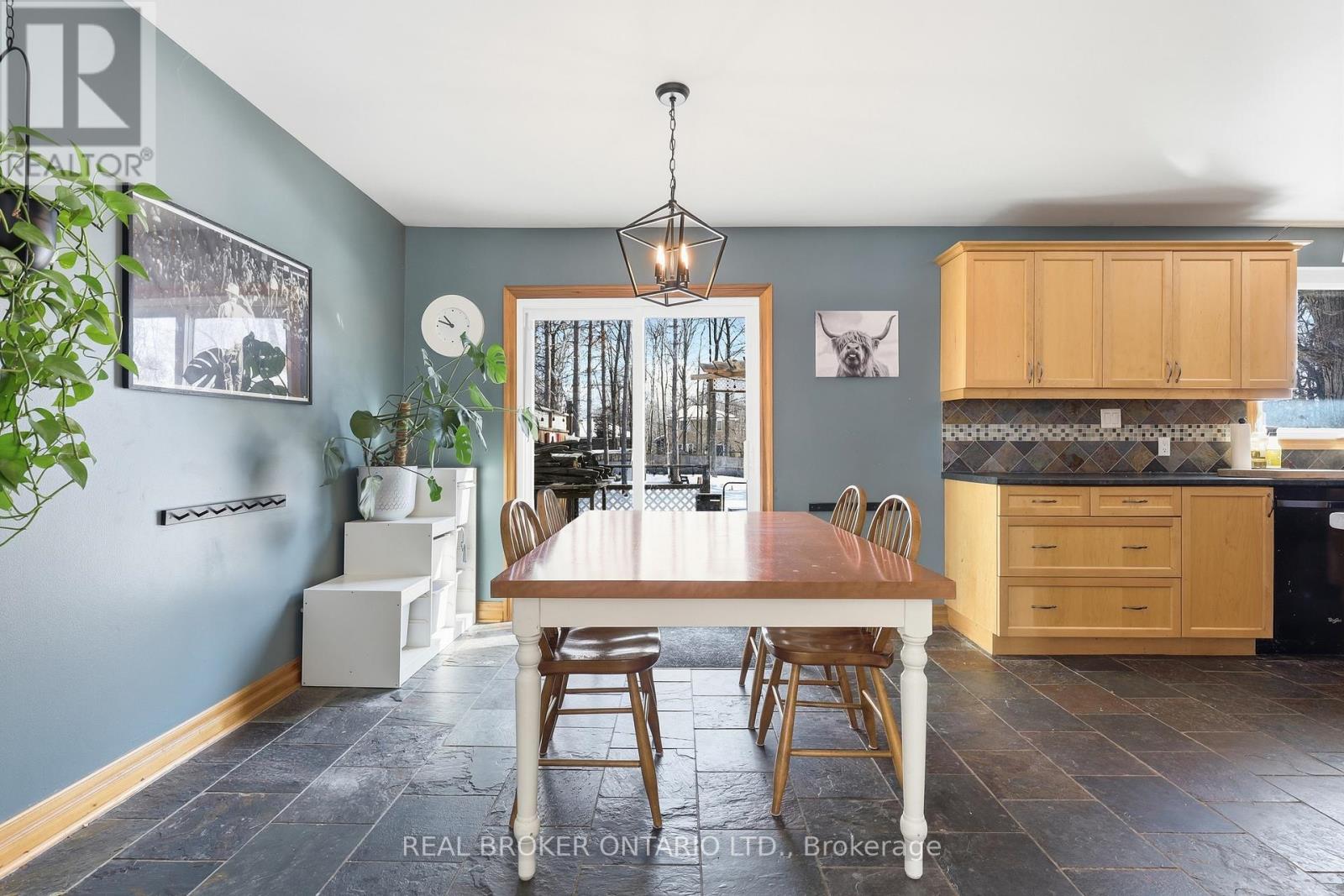 9 Pine Park Boulevard, Adjala-Tosorontio, Ontario  L0M 1J0 - Photo 9 - N12856232