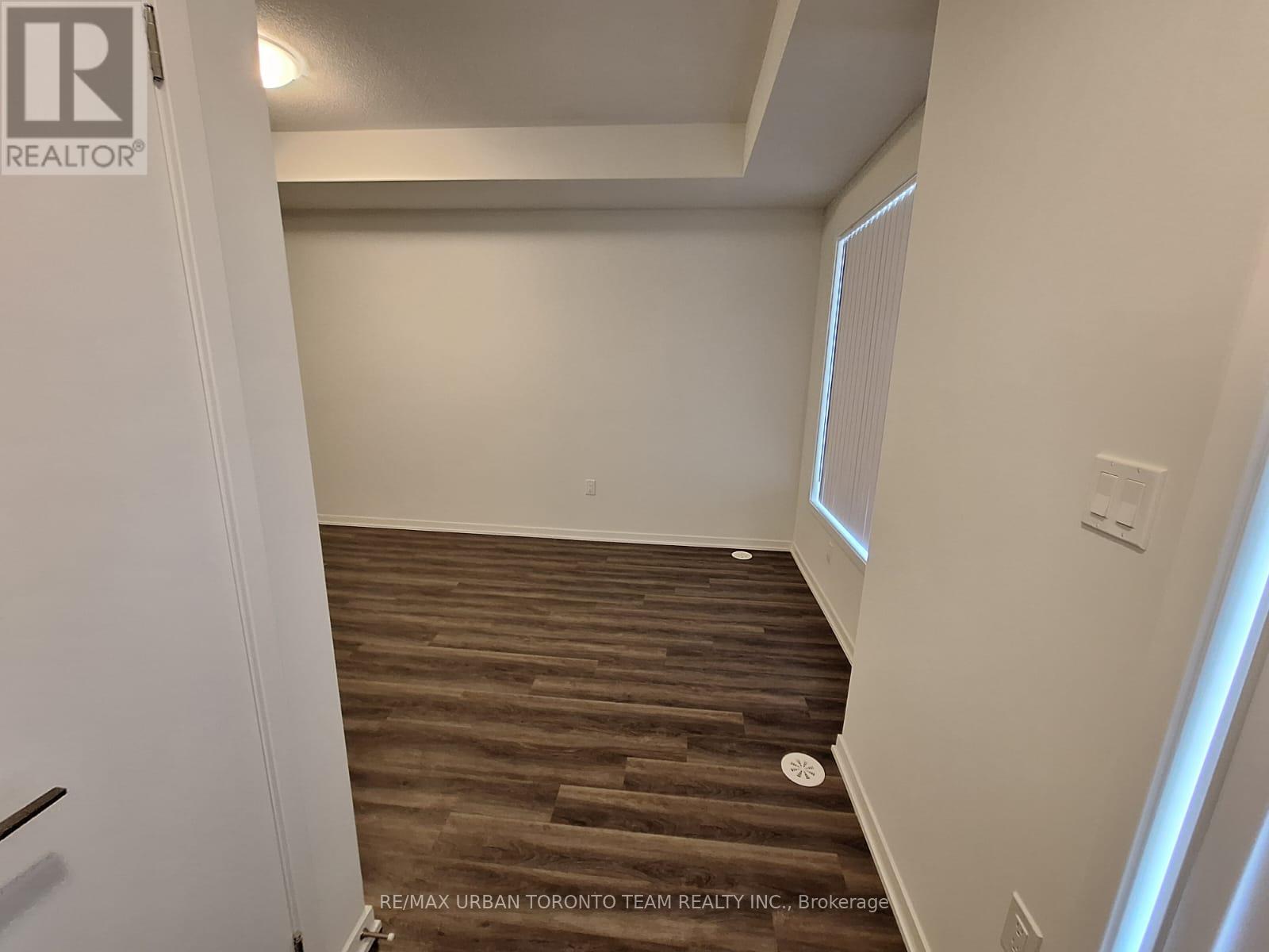 308 - 130 Honeycrisp Crescent, Vaughan, Ontario  L4K 0N6 - Photo 2 - N12856234