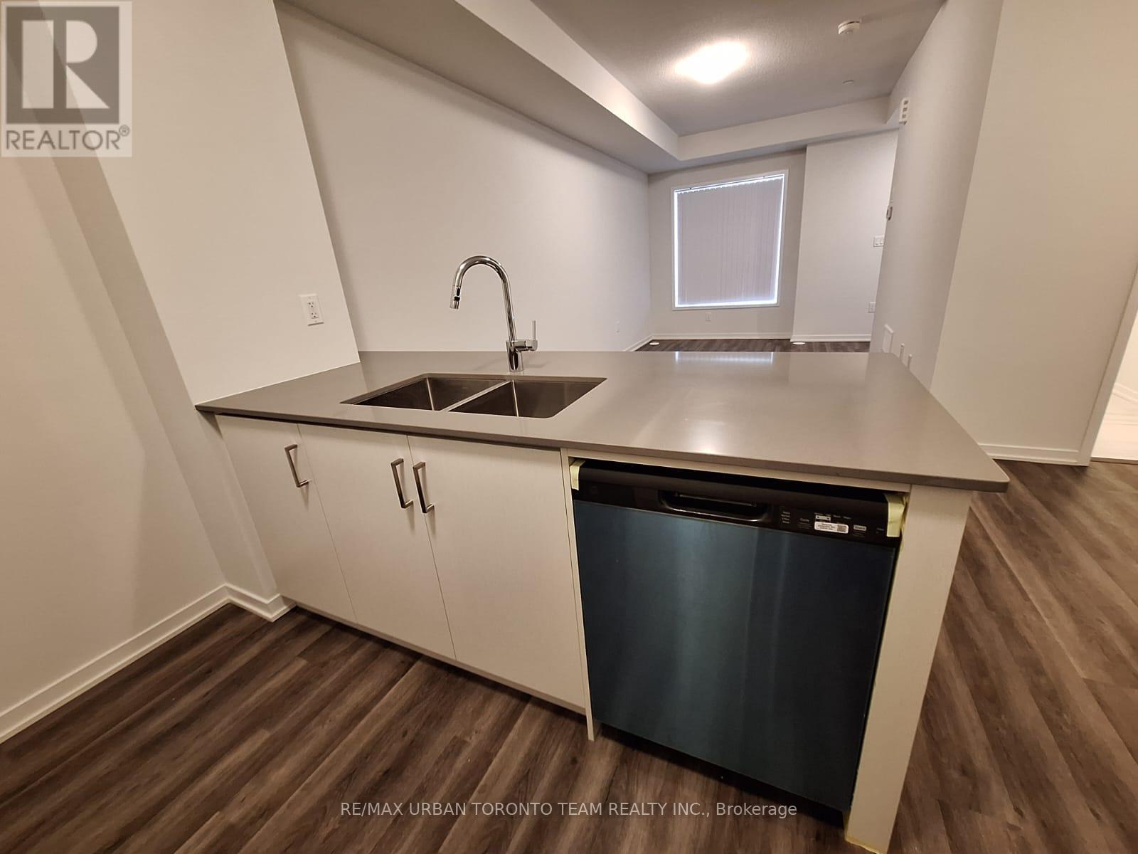 308 - 130 Honeycrisp Crescent, Vaughan, Ontario  L4K 0N6 - Photo 5 - N12856234