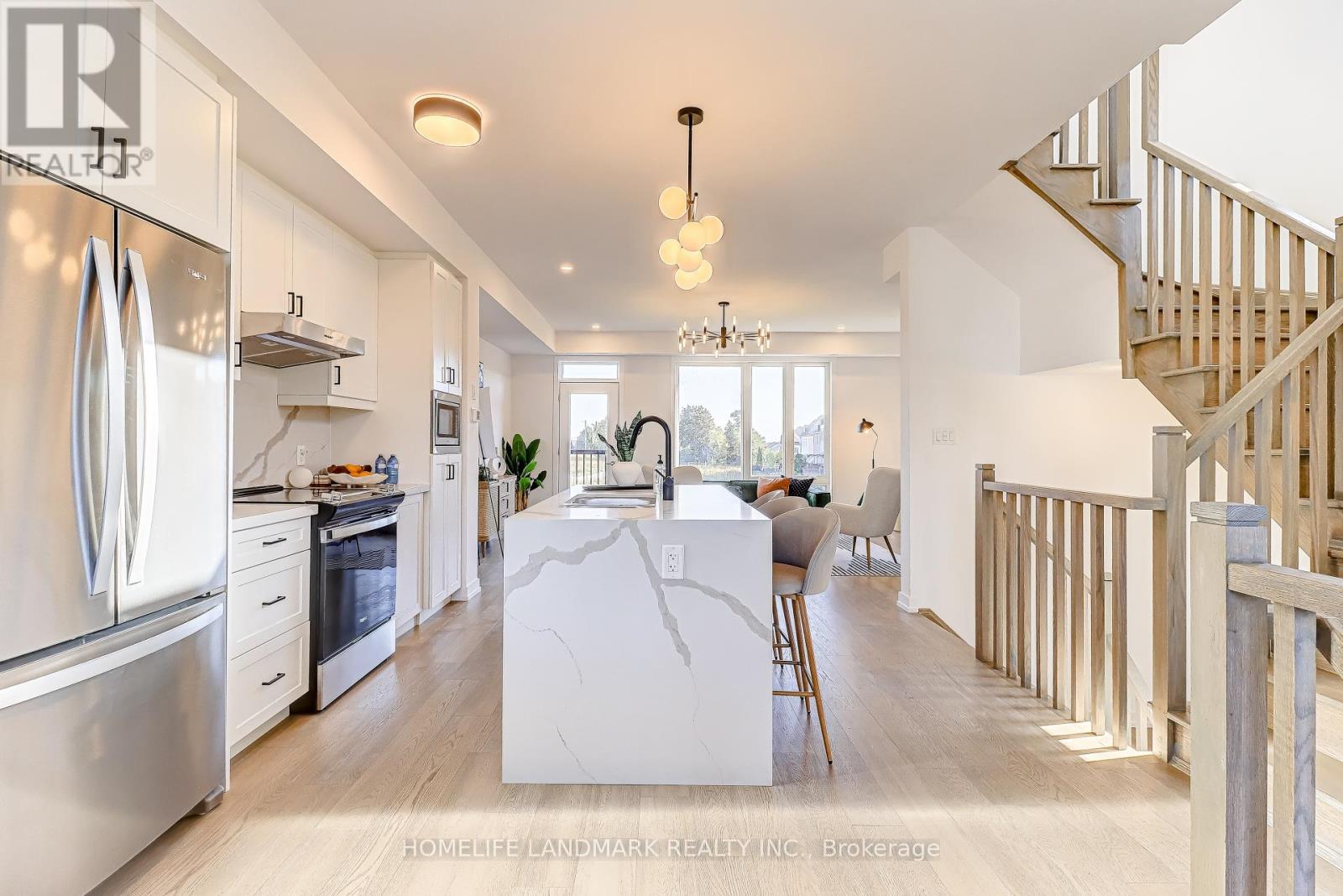 31 Bancroft Lane, Richmond Hill, Ontario  L4E 1M1 - Photo 3 - N12856284