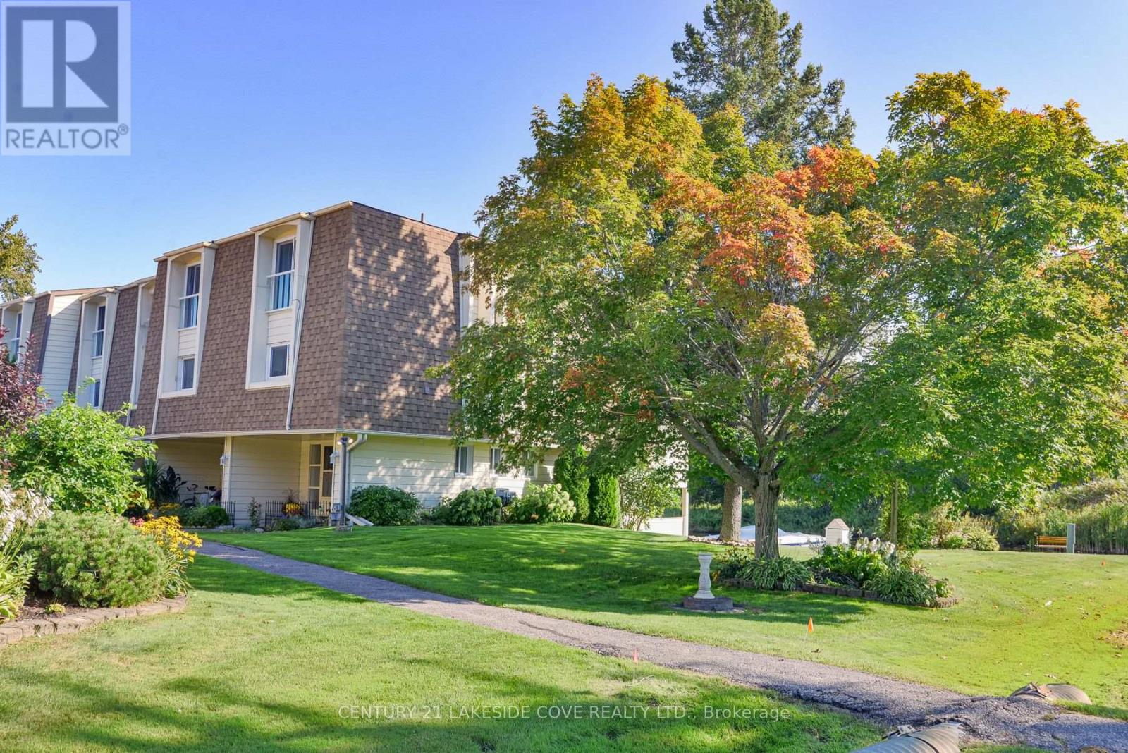 Unit #6 - 4 Paradise Boulevard, Ramara, Ontario  L0K 1B0 - Photo 28 - S12856224