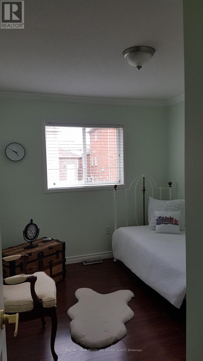 76 Stanley Street, Barrie, Ontario  L4M 6V5 - Photo 6 - S12856398