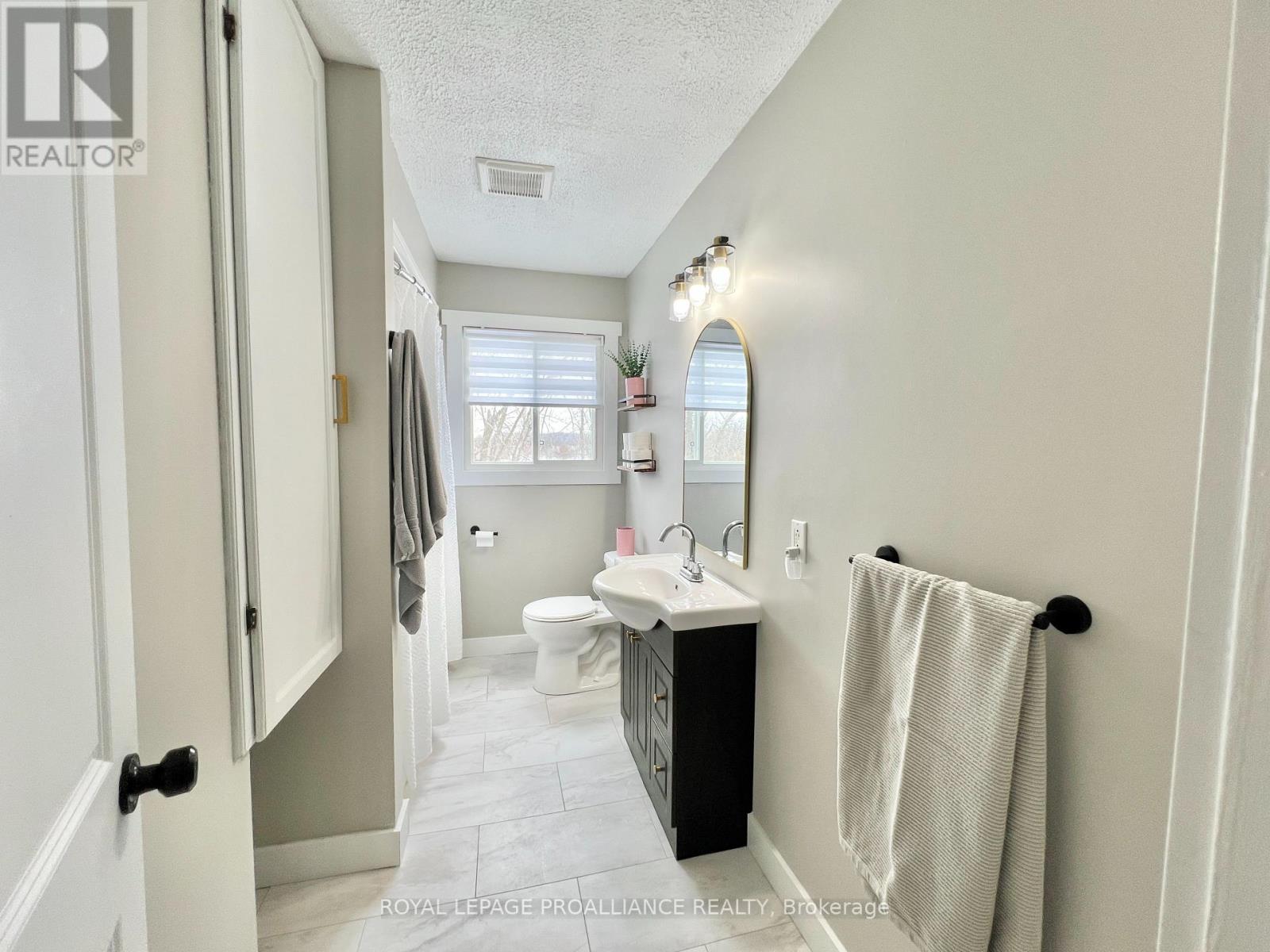 1099 Wilson Road, Prince Edward County (Hallowell Ward), Ontario  K0K 2J0 - Photo 13 - X12841012