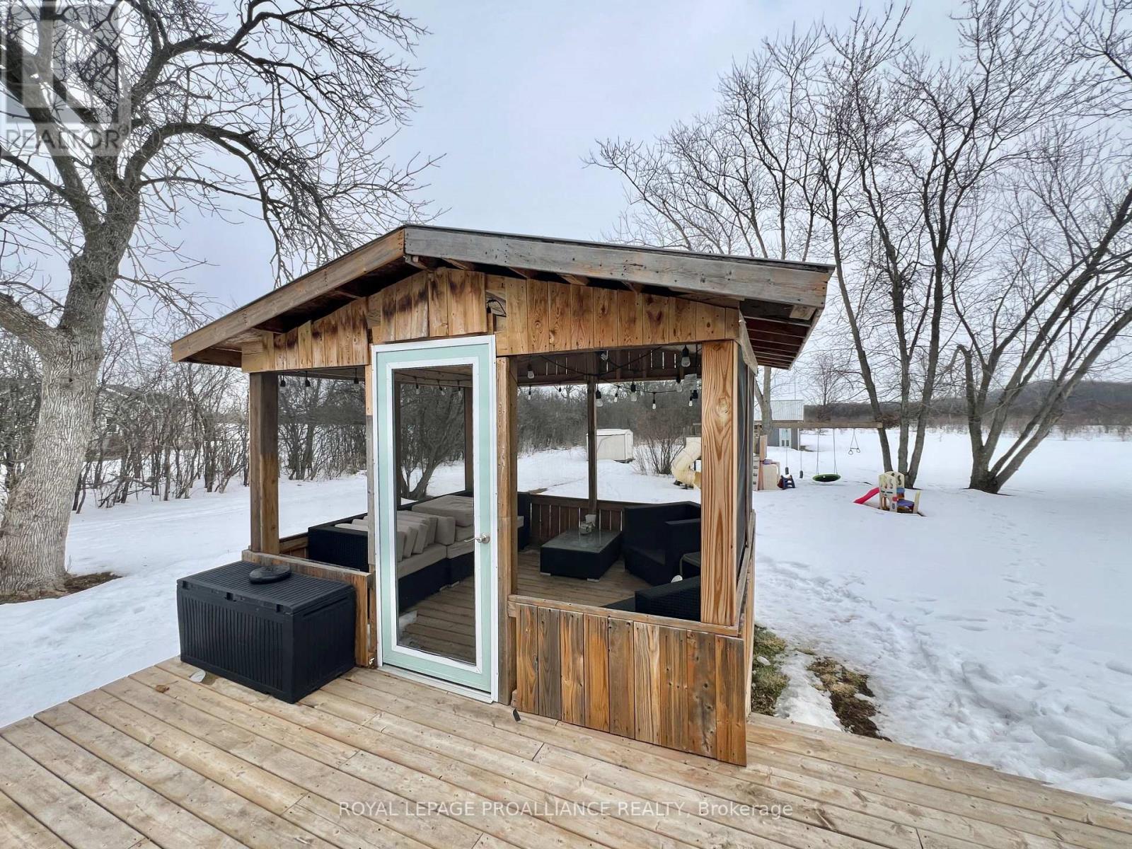 1099 Wilson Road, Prince Edward County (Hallowell Ward), Ontario  K0K 2J0 - Photo 25 - X12841012