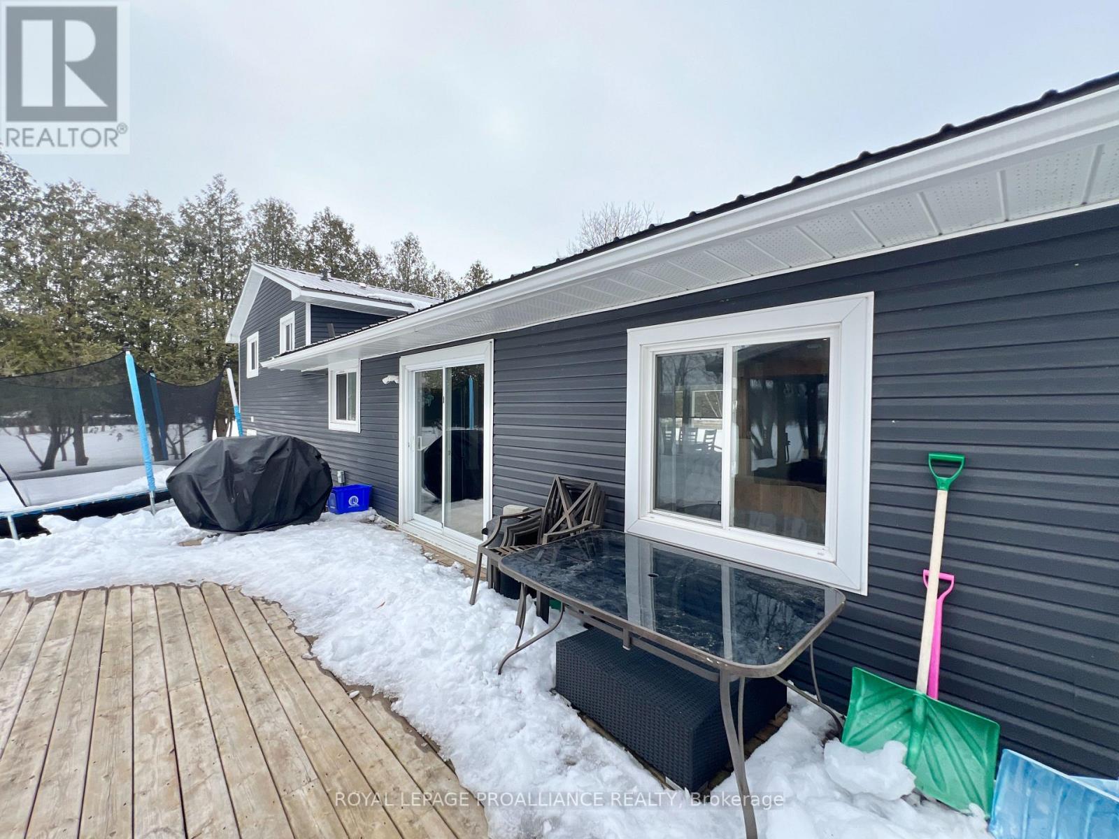 1099 Wilson Road, Prince Edward County (Hallowell Ward), Ontario  K0K 2J0 - Photo 27 - X12841012