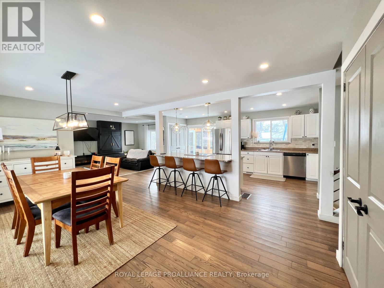 1099 Wilson Road, Prince Edward County (Hallowell Ward), Ontario  K0K 2J0 - Photo 3 - X12841012