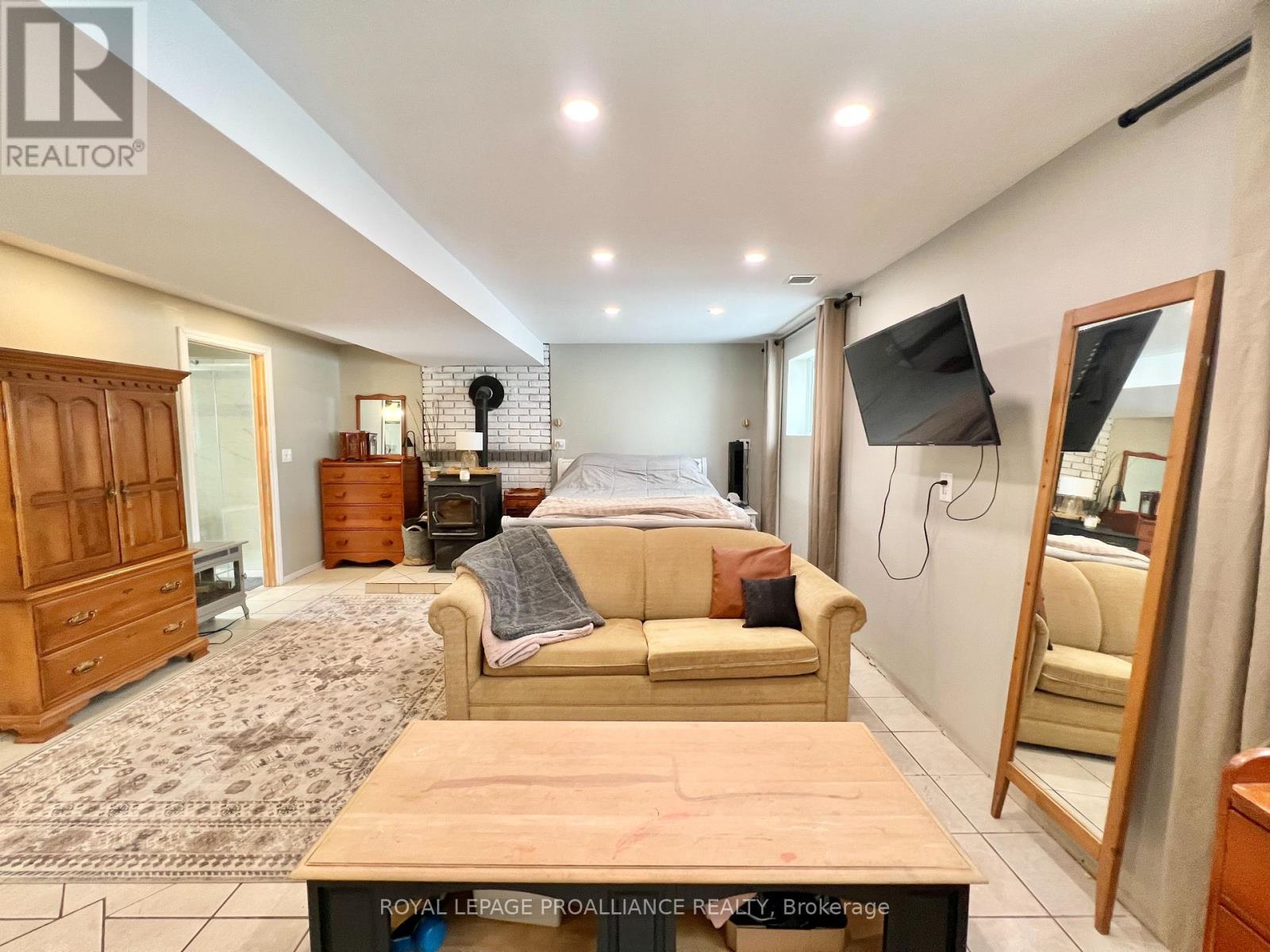 1099 Wilson Road, Prince Edward County (Hallowell Ward), Ontario  K0K 2J0 - Photo 20 - X12841012