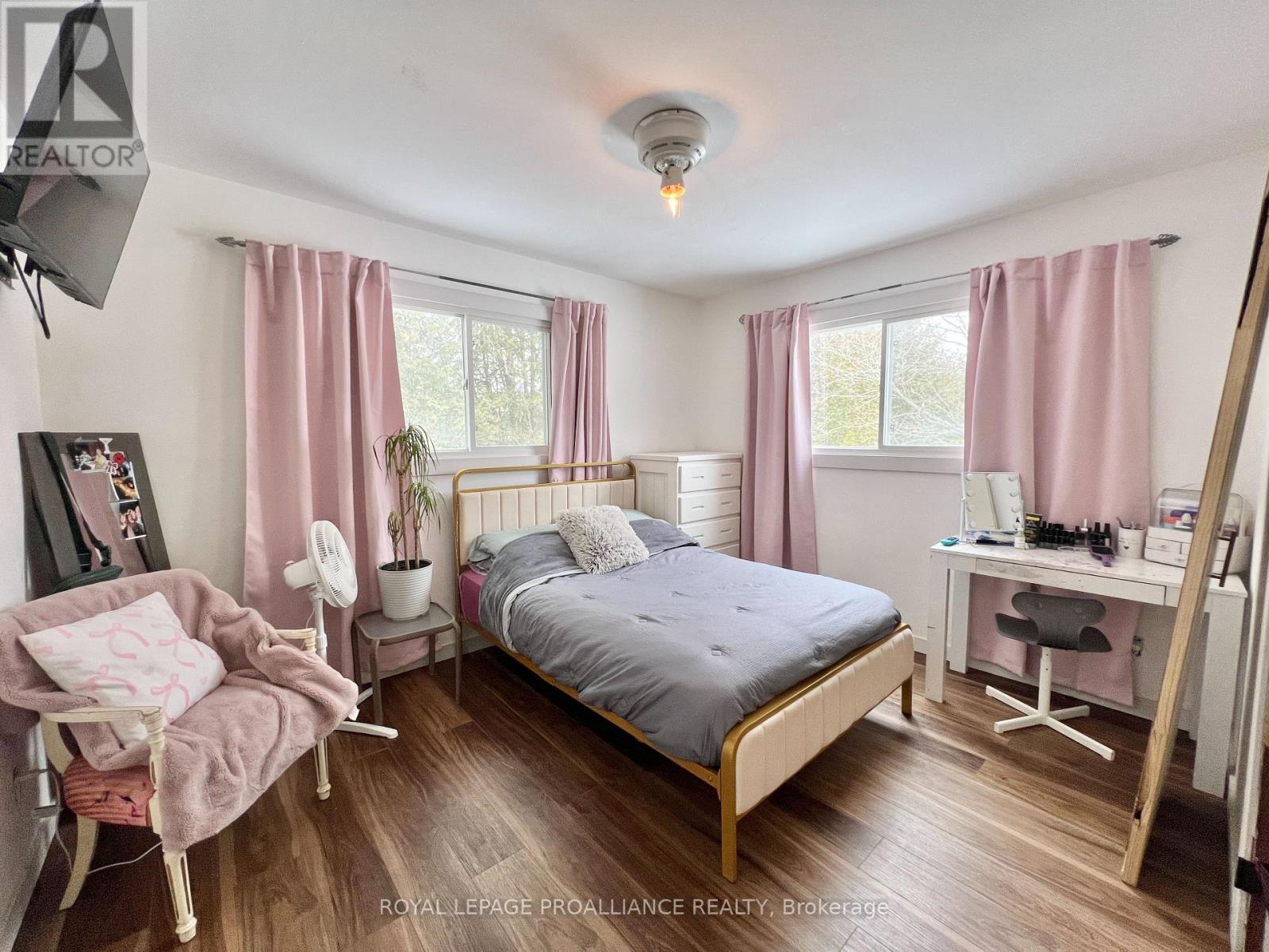 1099 Wilson Road, Prince Edward County (Hallowell Ward), Ontario  K0K 2J0 - Photo 16 - X12841012