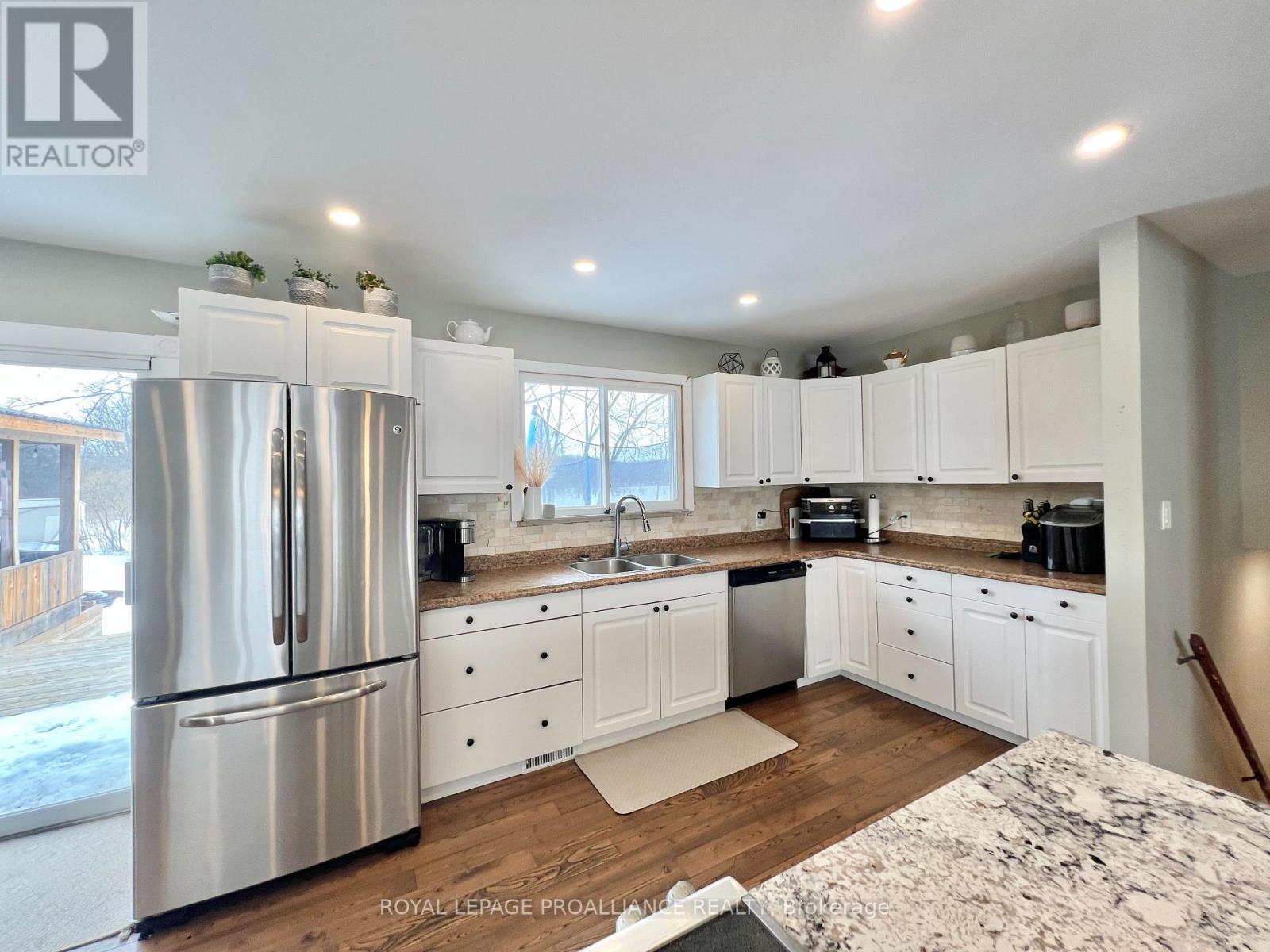 1099 Wilson Road, Prince Edward County (Hallowell Ward), Ontario  K0K 2J0 - Photo 7 - X12841012