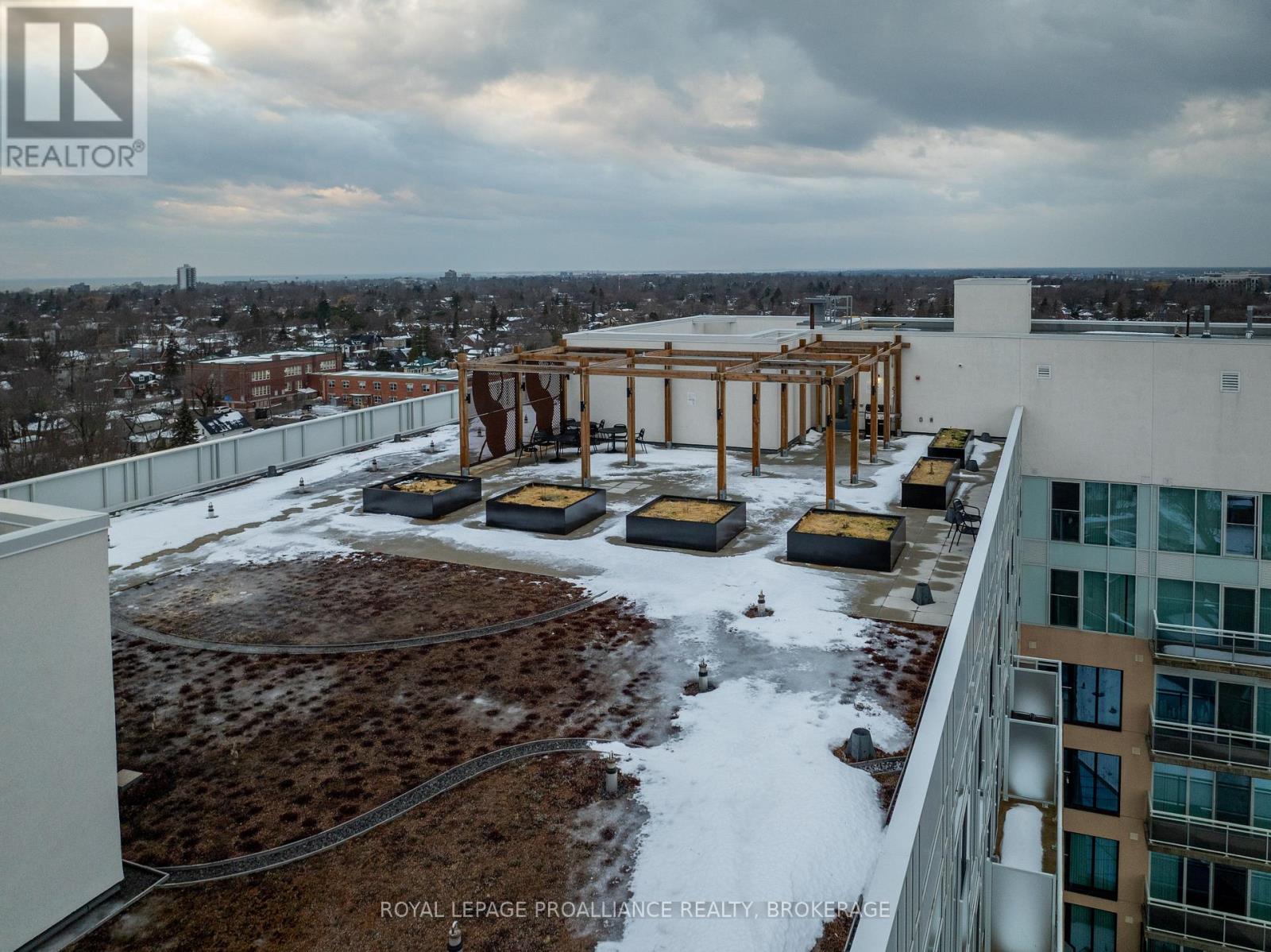 519 - 652 Princess Street, Kingston (Central City East), Ontario  K7L 1E5 - Photo 4 - X12855894