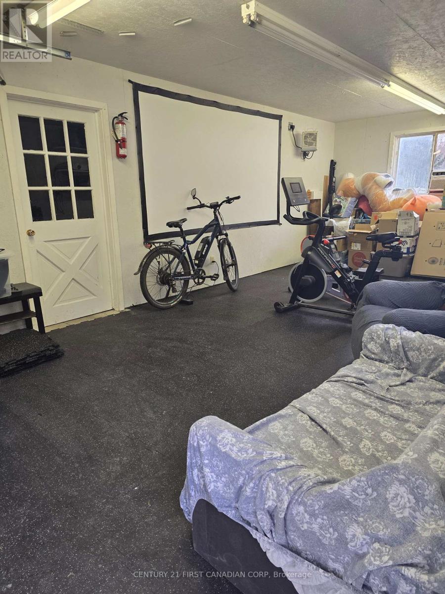 Photo 25 of 44 for 43409 Sparta Line