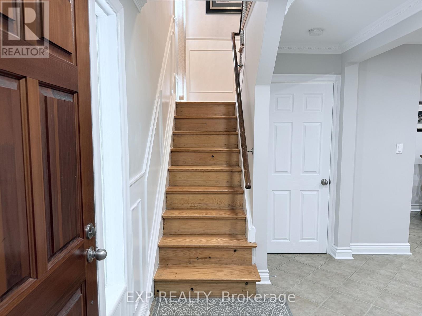 65 Beckett Avenue, Toronto, Ontario  M6L 2B3 - Photo 17 - W12856178