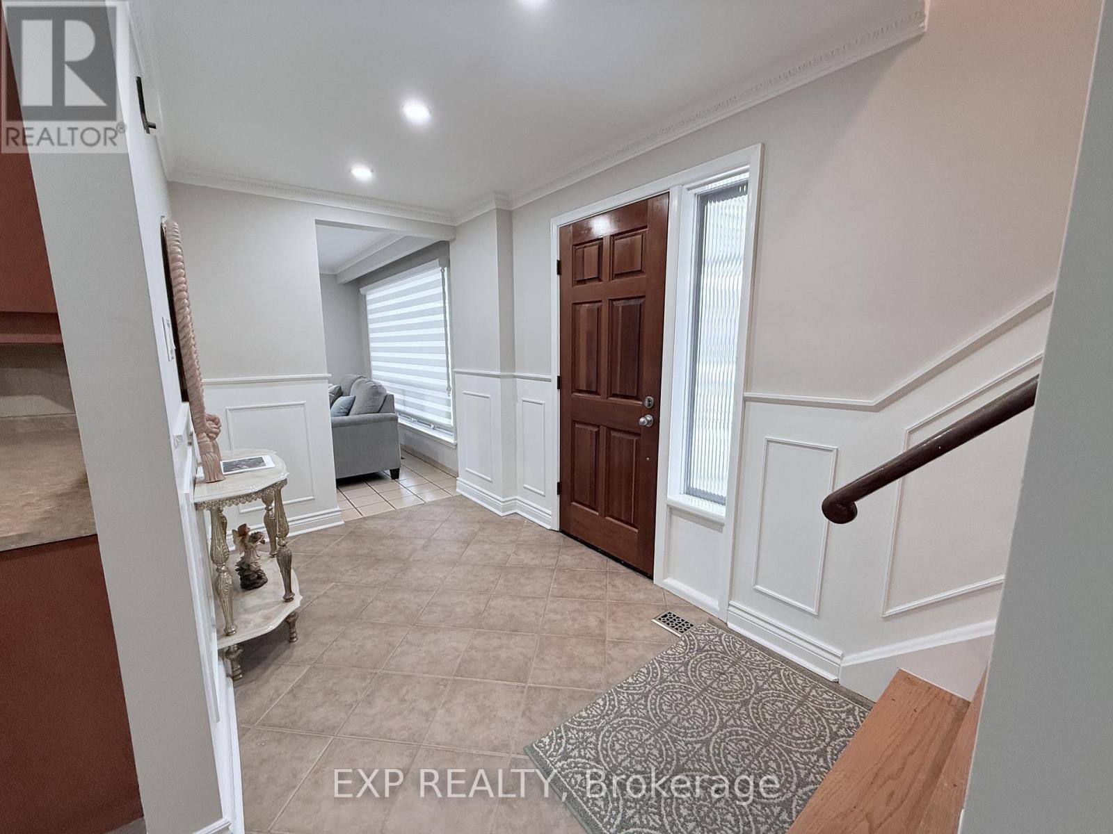 65 Beckett Avenue, Toronto, Ontario  M6L 2B3 - Photo 3 - W12856178