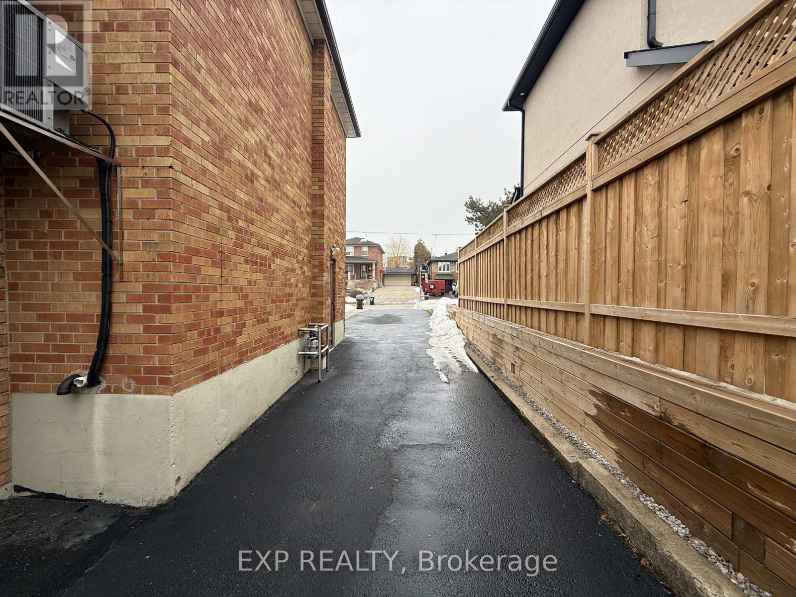 65 Beckett Avenue, Toronto, Ontario  M6L 2B3 - Photo 32 - W12856178