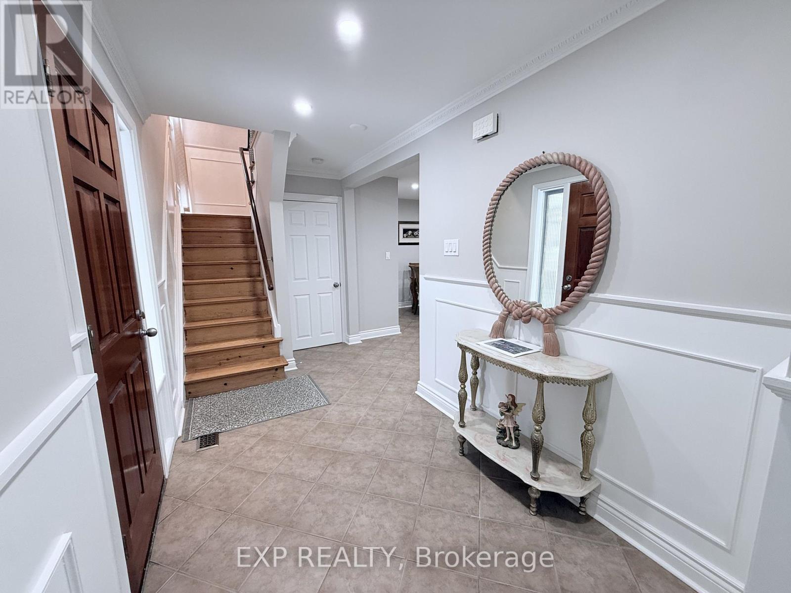 65 Beckett Avenue, Toronto, Ontario  M6L 2B3 - Photo 4 - W12856178